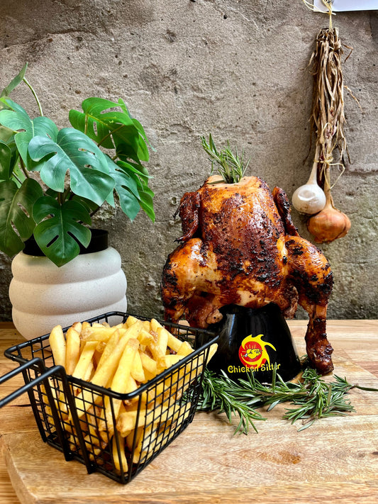 Stabiliteit en smaak: de Chicken Sitter houdt je kip perfect recht op de BBQ